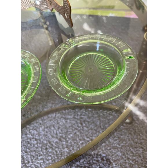 3Hazel Atlas Checkerboard Uranium Glass Ashtray small salesman - Picture 16 of 16